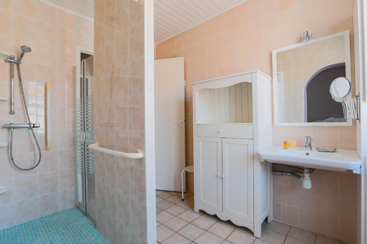 Charmante Maison Pour 10 Personnes Le Bois-Plage-en-Re Exterior photo